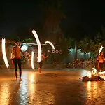 אתר נופש Sun Palace & 4*