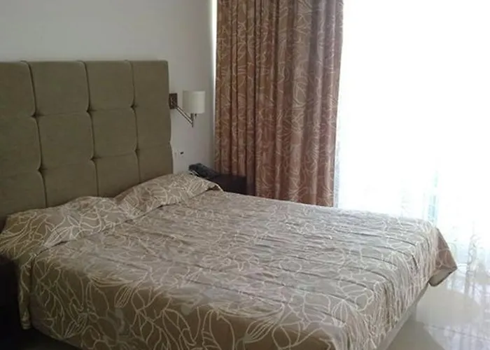 Sun Palace & 4*
